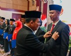 610 PNS Pemprov Kepri Terima Tanda Kehormatan Satyalancana Karya Satya