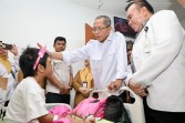 Jenguk Korban Kekerasan, Walikota Batam Janji Maaa Depan Anak Tak Boleh Terputus