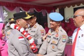 Kasipropam Polres Anambas dan Istri Dapat Hadiah Umroh dari Kapolda Kepri