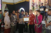 Camat Siantan Raih Penghargaan Bidang Pendidikan