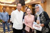 Warga Apresiasi Kinerja Amsakar- Li Claudia, Program Air Bersih Hingga Sertifikasi Kampung Tua Terus Berjalan