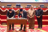 Ansar dan Pimpinan  DPRD Kepri Tandatangan Nota Kesepakatan Perubahan KUA-PPAS APBD 2026