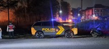 Polsek Sekupang Gerak Cepat Padamkan Kebakaran Lahan Semak Belukar di Marina City