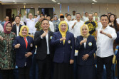 Sambangi BP Batam, Khofifah Indar Parawansa Lantik Ikatan Alumni UNAIR Kepri