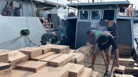TNI AL Amankan Kapal Bermuatan Kayu di Perairan Kundur, Ditemukan Dugaan Pelanggaran Dokumen dan Narkotika