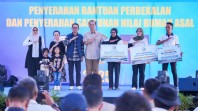 Warga Tanjung Banun Terima Bantuan Perbekalan dan Santunan Rumah Secara Penuh