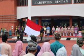 Bupati Roby Sampaikan Sederet Pencapaian dalam Upacara Hari Jadi Kepri ke-24