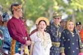 Pakaian Adat Nusantara Warnai Pawai Budaya Semarak HJB Ke-196 Dataran di Engku Putri
