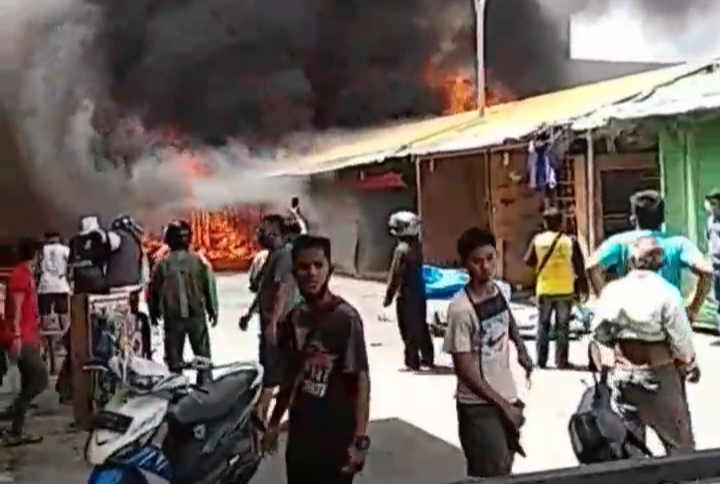 Pasar TARAS terbakar